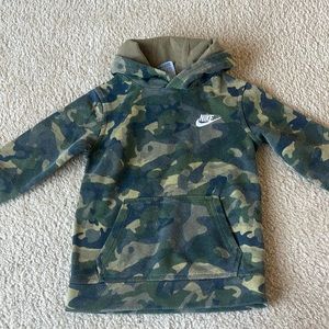 Boys size 7 Nike hoodie